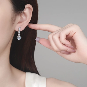 Élégantes boucles d'oreilles pampilles en argent 925 avec moissanite taille marquise