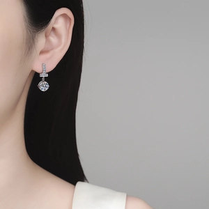 Eleganti orecchini a pendente in argento S925 moissanite con design a T e diamanti