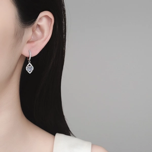 Elegant S925 sterling silver moissanite drop earrings with geometric rhombus pendant