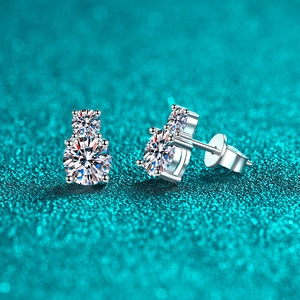Elegante S925 Silber Ohrstecker mit vertikalen doppelten Moissanit-Steinen für Damen