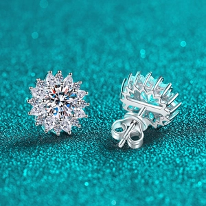 Elegant S925 sterling silver moissanite sunflower stud earrings with brilliant fire