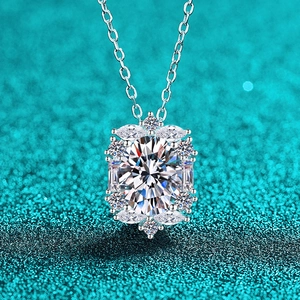 Lussuosa Collana Con Pendente in Moissanite in Argento Sterling 925 da Donna Elegante Collana di Gioielli in Zirconia a Taglio Ovale