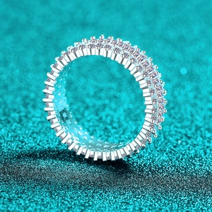 Bague éternité de luxe en argent 925 avec double rangée de pierres moissanite