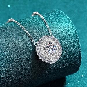 Luxurious S925 sterling silver sunflower pendant necklace with moissanite stones