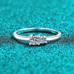 Bague en Moissanite en Argent Sterling S925 pour Femmes Minimaliste 0.36ct Moissanite Incrustée Bague en U Bijoux Navette Cadeau