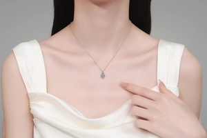 Collier cœur en argent S925 avec pendentif en moissanite bleue en forme de larme