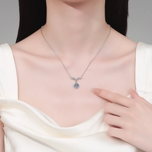 S925 Sterling Silber Moissanit Meerjungfrau Lächeln Kette für Damen mit V-Anhänger