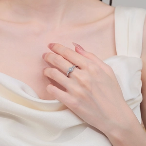 S925 sterling silver moissanite ring with vintage geometric design on a model's hand