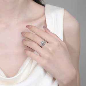 S925 sterling silver moissanite crown ring with heart-shaped lace for women's gift