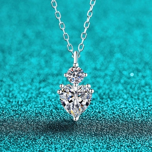 Collier Pendentif Cœur en Argent Sterling S925 Moissanite pour Femme Bijoux Coupe Cœur Scintillants Cadeau Élégant pour Mariage