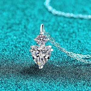 Collier en argent sterling S925 avec pendentif en moissanite en forme de cœur argent