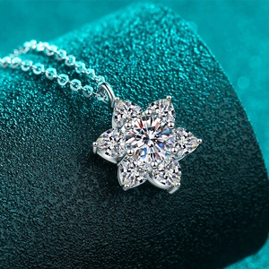 Collier flocon de neige en argent S925 avec pendentif en moissanite étincelante pour femme
