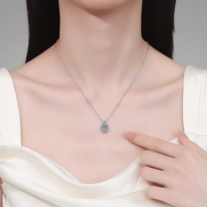 Elegant S925 sterling silver waterdrop necklace with moissanite pear-shaped pendant