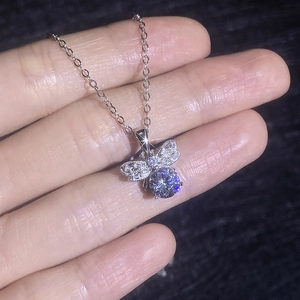 Elegant s925 silver bee pendant necklace with sparkling moissanite stone for women