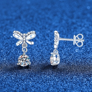 Boucles d'Oreilles Clous Nœud en Argent Sterling 925 pour Femmes Élégantes Boucles d'Oreilles avec Strass Incrusté Bijoux Cadeau