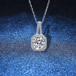 925 Sterling Silver Moissanite Pendant Necklace Square Halo Moissanite Clavicle Chain Necklace For Women Jewelry Gift