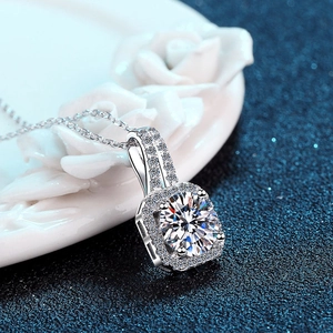 S925 sterling silver moissanite princess pendant necklace with halo design and cross chain
