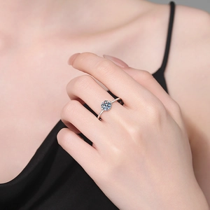 Classic 925 sterling silver 1 carat moissanite ring with four-prong solitaire setting
