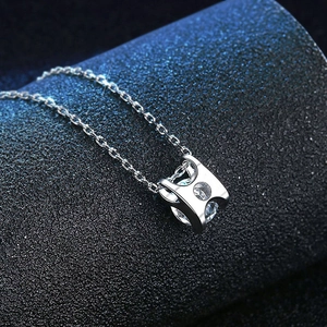 Elegant S925 silver necklace featuring a classic H-shaped pendant with a sparkling moissanite