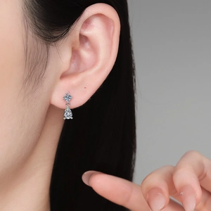 Élégantes boucles d'oreilles goutte en argent 925 moissanite avec taille poire de luxe