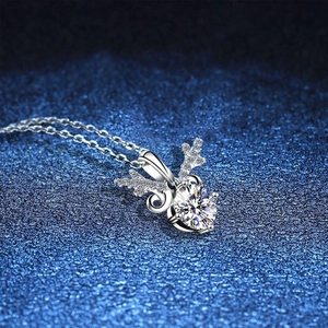 Collier avec pendentif bois de cerf en argent S925 et pierre de moissanite brillante