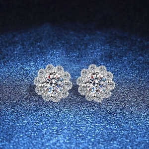 925 Sterling Silver Moissanite Daisy Stud Earrings For Women 1 Carat Round Cut Floral Elegant Wedding Party Fine Jewelry Gift