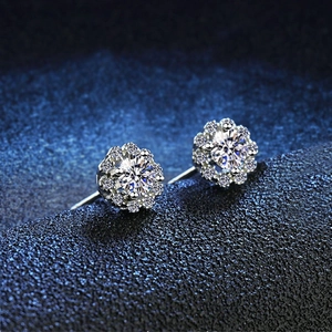 Elegant 925 sterling silver moissanite stud earrings in sparkling daisy petal design