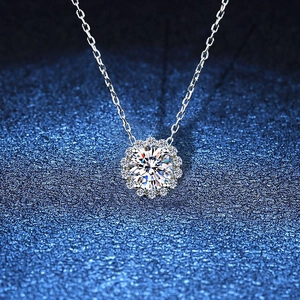 Collier Marguerite en Argent Sterling 925 avec Moissanite pour Femme Collier Pendentif Halo Fleur Brillante Bijoux de Mariage