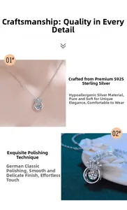Détail du collier couronne en argent s925 avec un pendentif moissanite dansant