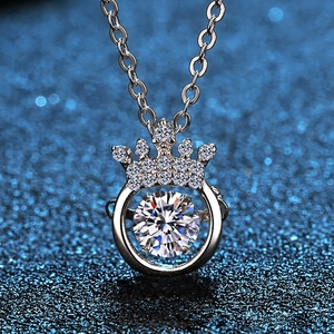 Collier Pendentif Couronne en Argent Sterling 925 Moissanite pour Femme Cœur Dansant Bijoux Électroplaqués Cadeau de Saint Valentin