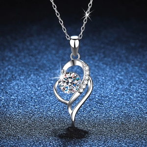 Collier Pendentif Cœur en Argent Sterling 925 pour Femme Moissanite Ronde 1 Carat Élégant Choker Cadeau de Bijoux de Saint-Valentin