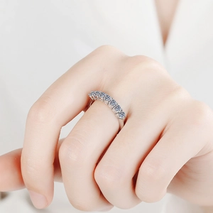 Elegant 925 sterling silver ring with seven Moissanite stones in a row for women