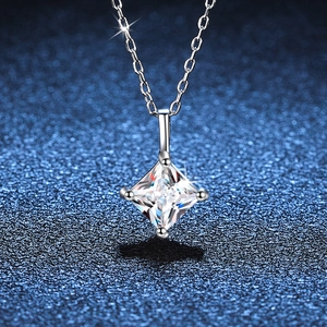 Collier Pendentif en Moissanite Taille Princesse en Argent Sterling 925 Collier Chaîne Élégant en Strass Carré pour Femme Bijoux