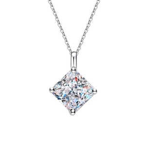 Collier classique en argent S925 avec pendentif moissanite taille princesse 1 carat à quatre griffes