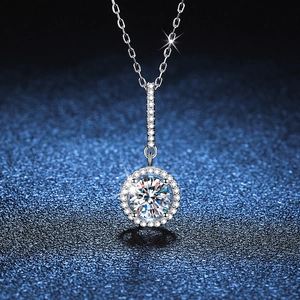 Classic Moissanite Pendant Necklace For Women 925 Sterling Silver Halo Brilliant Cut Simulated Diamond Box Chain Jewelry Gift