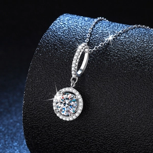 Classic S925 sterling silver round halo moissanite pendant necklace for women