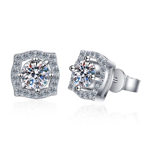 Classici orecchini a lobo in argento S925 con halo quadrato in moissanite e finitura lucida