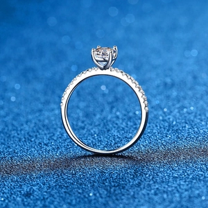 Classic 1 carat moissanite S925 sterling silver ring with sparkling side stones