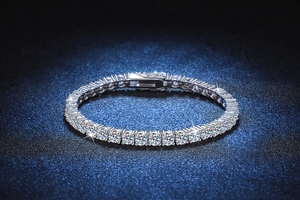 Macro shot of S925 silver tennis bracelet with brilliant-cut moissanite stones