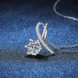 Élégant collier en argent s925 avec pendentif moissanite 1ct et motif de nœud ruban