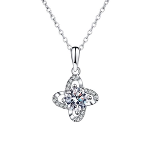 Collier en argent sterling S925 avec pendentif trèfle en moissanite 1ct et chaîne fine