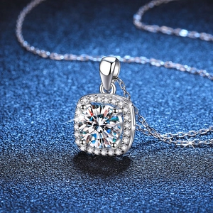 Classic S925 sterling silver halo necklace featuring a 1ct moissanite square pendant