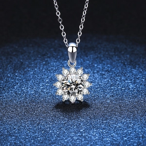 Collier Pendentif Tournesol en Argent Sterling S925 pour Femme Moissanite Coupe Ronde Halo Cluster Bijoux Cadeau