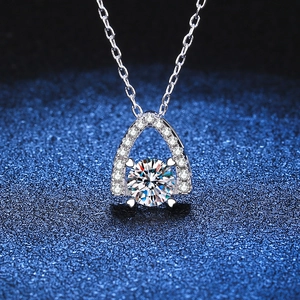 Collier Moissanite en Argent Sterling S925 Avec Pendentif Cœur Pierre Dansante Collier Scintillant Élégant Bijou Femme