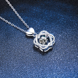 Collier en argent sterling S925 avec pendentif cœur et pierre moissanite