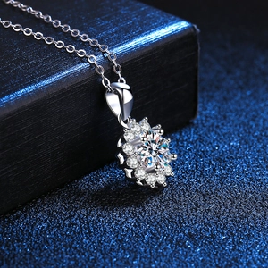 Collier tournesol en argent S925 avec pendentif en moissanite 1ct de luxe et halo