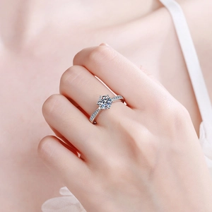 Classic S925 sterling silver ring with 1ct round moissanite in six-prong pavé setting