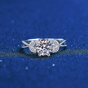 S925 sterling silver moissanite ring with floral 6-prong setting and twisted band