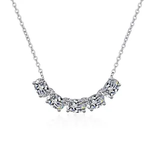 Collier en argent sterling S925 avec cinq pierres moissanite ovales style sourire