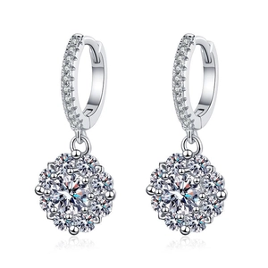 Funkelnde S925 Silber Ohrringe in Blumenform mit 0,5 Karat D-Farbe Moissanit-Stein